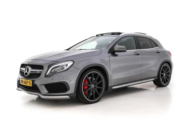 Mercedes-Benz GLA (2015) thumbnail 4