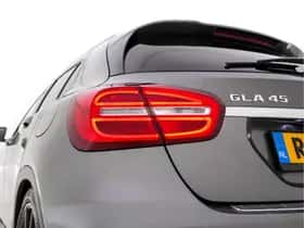 Mercedes-Benz GLA (2015) thumbnail 35