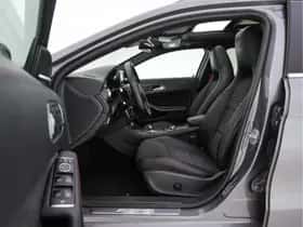 Mercedes-Benz GLA (2015) thumbnail 9