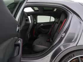 Mercedes-Benz GLA (2015) thumbnail 10