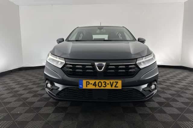Dacia Sandero Stepway (2022) thumbnail 3