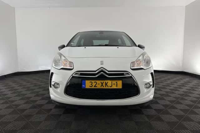 Citroën DS3 (2012) thumbnail 3