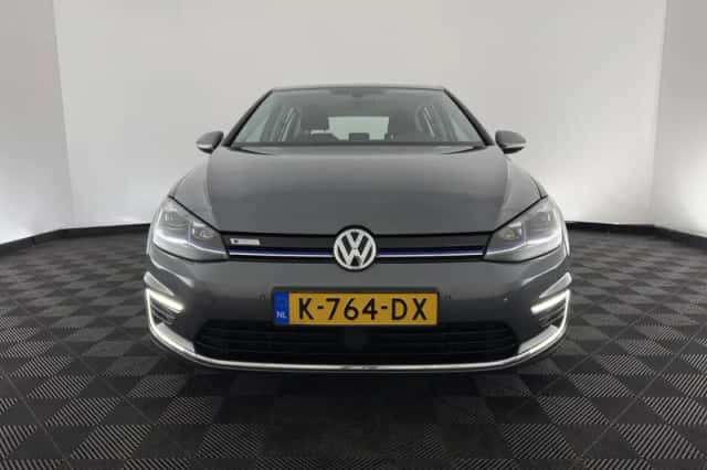 Volkswagen E golf (2020) thumbnail 3