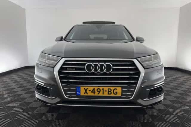 Audi Q7 (2018) thumbnail 3