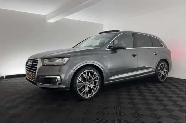 Audi Q7 (2018) thumbnail 4