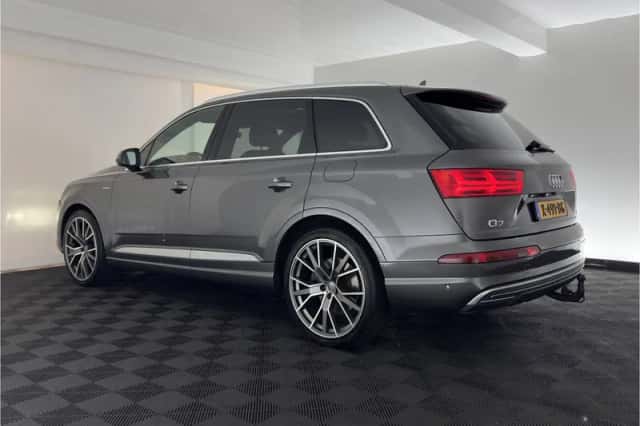 Audi Q7 (2018) thumbnail 5