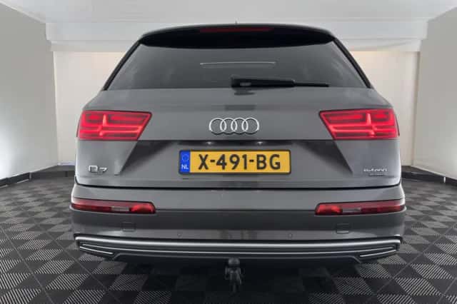Audi Q7 (2018) thumbnail 6