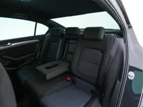 Volkswagen Passat (2021) thumbnail 24
