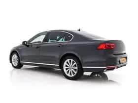 Volkswagen Passat (2021) thumbnail 5