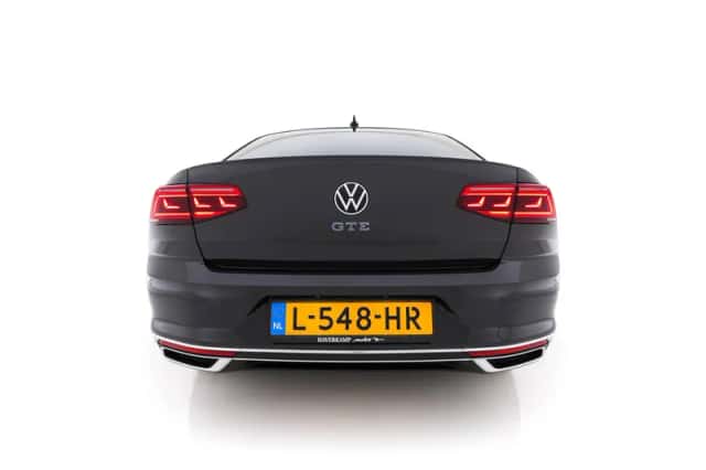 Volkswagen Passat (2021) thumbnail 6