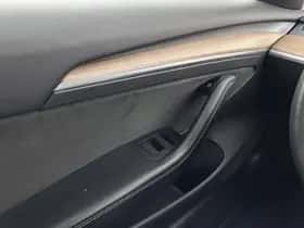 Tesla Model 3 (2023) thumbnail 26