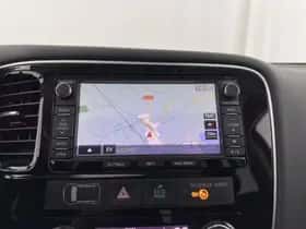 Mitsubishi Outlander (2014) thumbnail 14