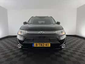 Mitsubishi Outlander (2014) thumbnail 3