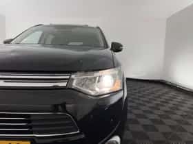 Mitsubishi Outlander (2014) thumbnail 25