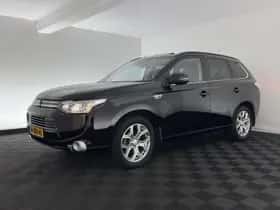 Mitsubishi Outlander (2014) thumbnail 4