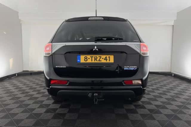 Mitsubishi Outlander (2014) thumbnail 6