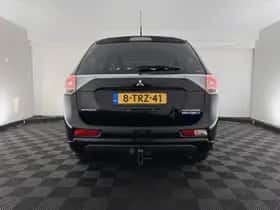 Mitsubishi Outlander (2014) thumbnail 6