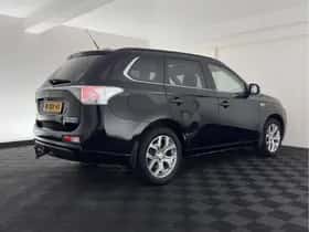 Mitsubishi Outlander (2014) thumbnail 7