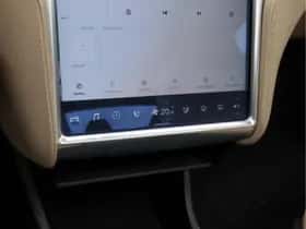 Tesla Model S (2014) thumbnail 16