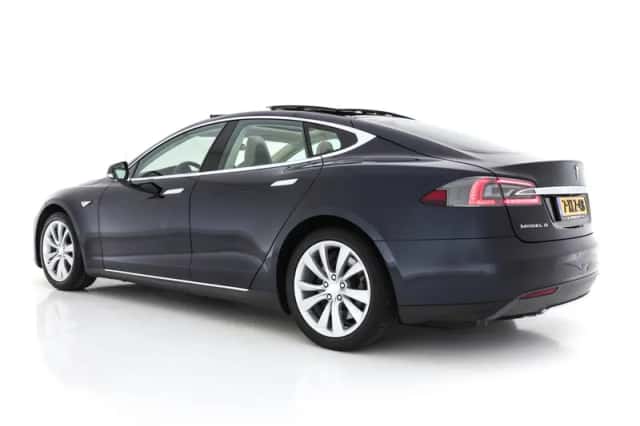 Tesla Model S (2014) thumbnail 5