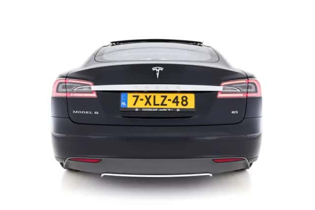 Tesla Model S (2014) thumbnail 6