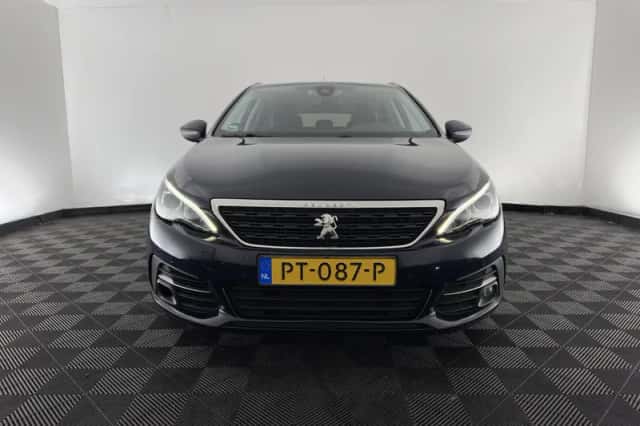 Peugeot 308 (2017) thumbnail 3