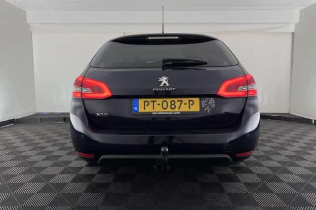 Peugeot 308 (2017) thumbnail 6