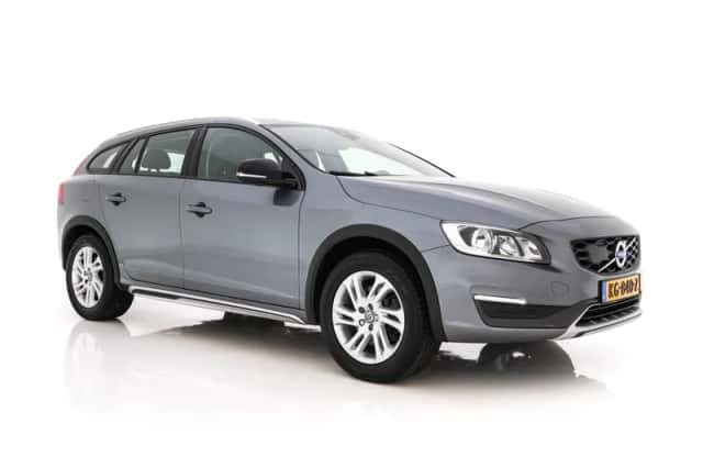 Volvo V60 (2015) thumbnail 1
