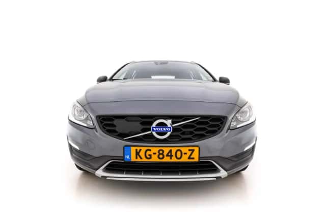 Volvo V60 (2015) thumbnail 3