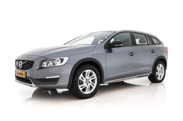 Volvo V60 (2015) thumbnail 4