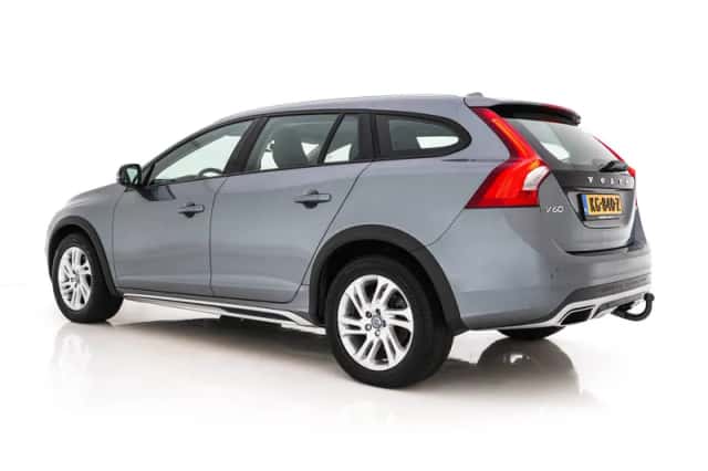 Volvo V60 (2015) thumbnail 5