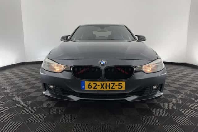 BMW 3-Serie (2012) thumbnail 3