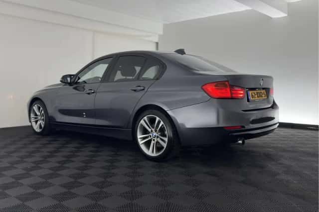 BMW 3-Serie (2012) thumbnail 5
