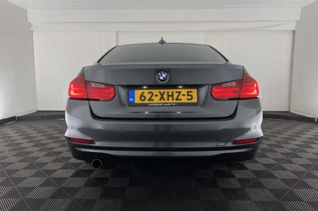 BMW 3-Serie (2012) thumbnail 6