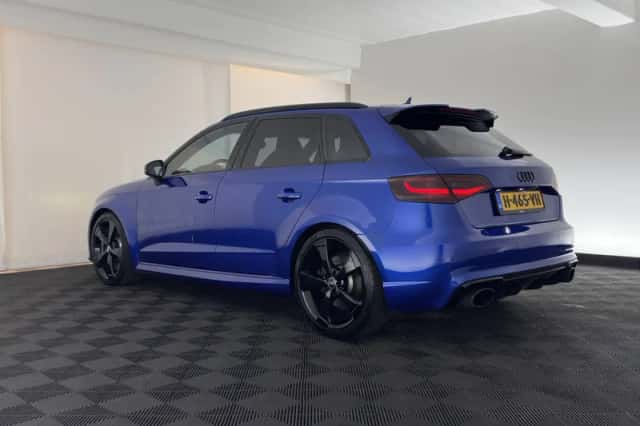 Audi RS3 (2016) thumbnail 5