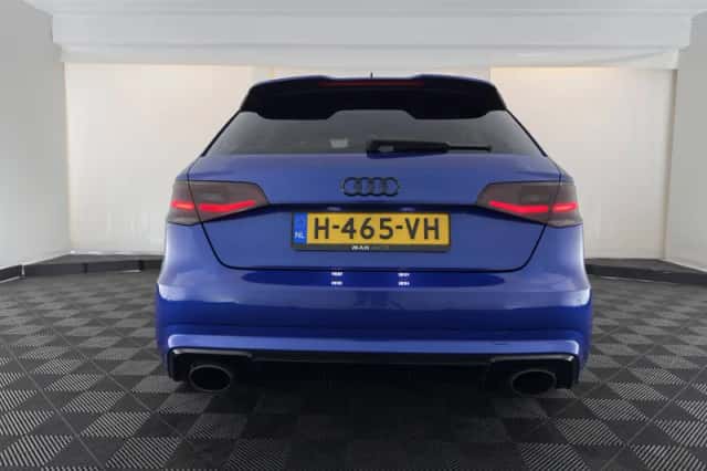 Audi RS3 (2016) thumbnail 6