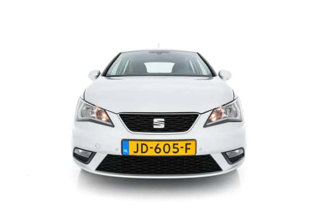 SEAT Ibiza (2015) thumbnail 3