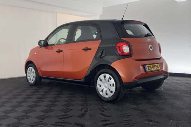 Smart Forfour (2016) thumbnail 5