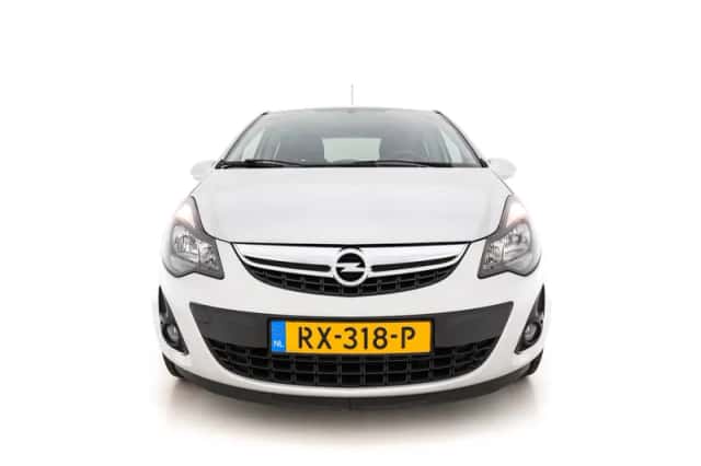 Opel Corsa (2014) thumbnail 3