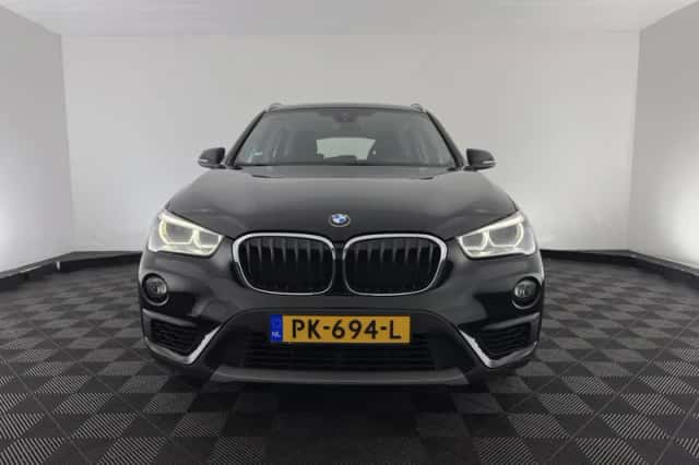 BMW X1 (2017) thumbnail 3