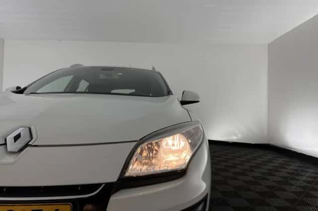 Renault Mégane (2013) thumbnail 22