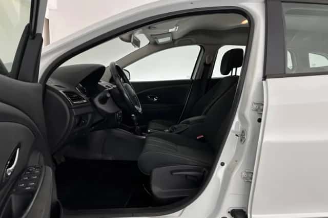 Renault Mégane (2013) thumbnail 9
