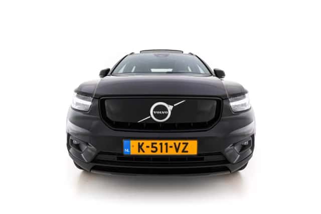 Volvo XC40 (2021) thumbnail 3
