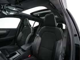 Volvo XC40 (2021) thumbnail 24
