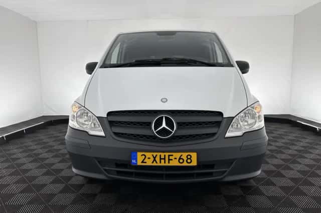 Mercedes-Benz Vito (2014) thumbnail 2