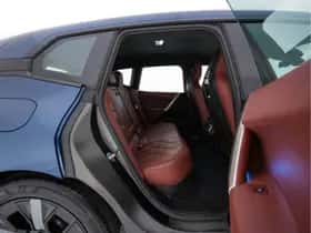 BMW iX (2021) thumbnail 12