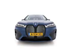 BMW iX (2021) thumbnail 3