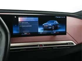 BMW iX (2021) thumbnail 23