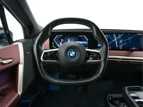 BMW iX (2021) thumbnail 26