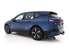 BMW iX (2021) thumbnail 5